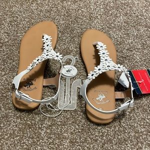 NWT Girls White Flowered Sandal